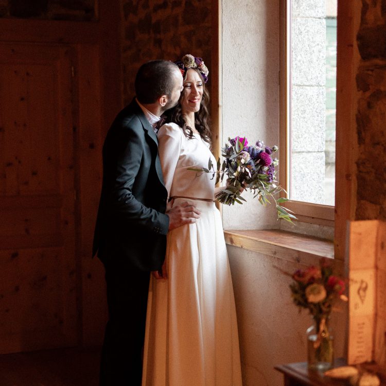 Mariés dans une ambiance hivernale et onirique — romance et poésie au cœur de l’hiver